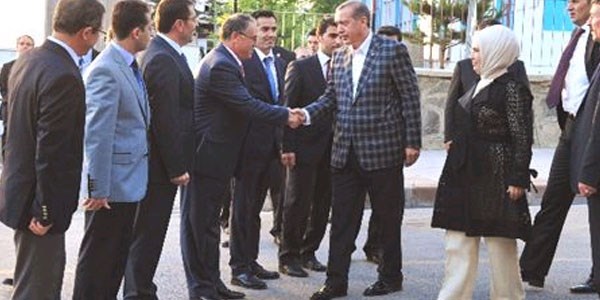 Başbakan Erdoğan Erzurum Valiliğini ziyaret etti