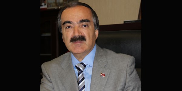 Hasta çocuğa yardım eden Vali Etik Kurumu'na şikayet edildi