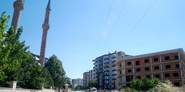 Öğrenci yurdu yardım bekliyor