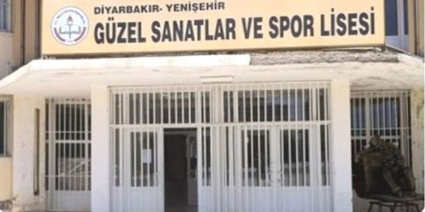 Müzik öğretmeni ama müzik dinleyemiyor