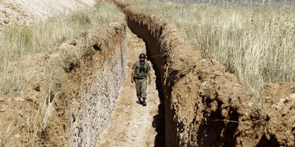 Sınırda dev kanallar açılıyor
