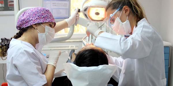 'Diş Hekimi Fobisi' önüne geçmek için gözlük geliştirildi