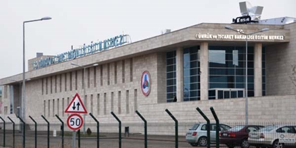 Gümrük ihalelerine yabancılar da katılabilecek