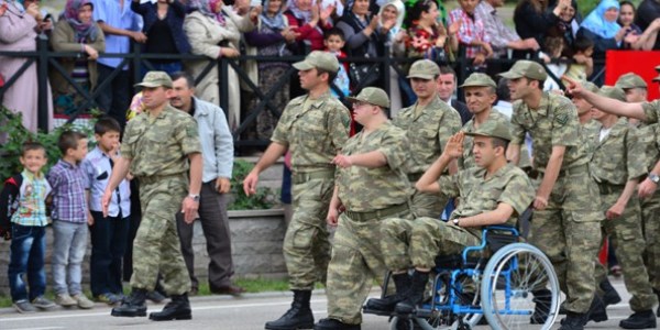 Engelli retmen almnda askerlik sorunu