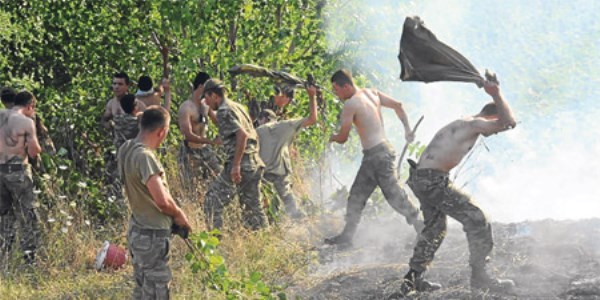 Askeri blgeki yangnda 8 asker hastanelik oldu