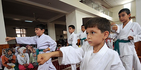 Kur'an kursunda karate de reniyorlar