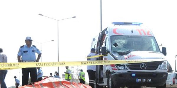 Ambulansın çarptığı bisikletin sürücüsü öldü