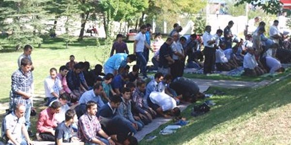 Üniversite kampusuna yeni cami isteniyor