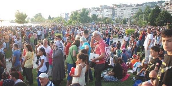 Dostluk Festivalinde F16 gösterisi