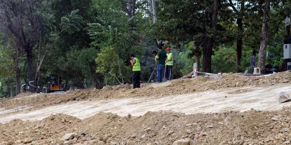 Gezi Parkı'nın çevre düzenlemesi yapılıyor
