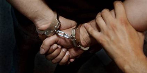 Polis artık demir kelepçe kullanmayacak