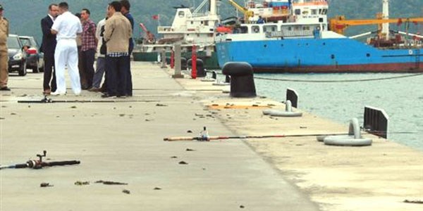 Amasra'da dev dalgalar iki kişiyi yuttu
