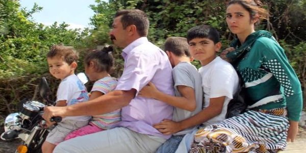 Bir motosiklete 6 kişi sığabilir mi?