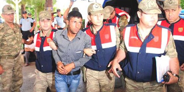 Cenazede 4 kadını öldüren bıçaklı saldırgan: 'dünya bu, hepsi ölecek'
