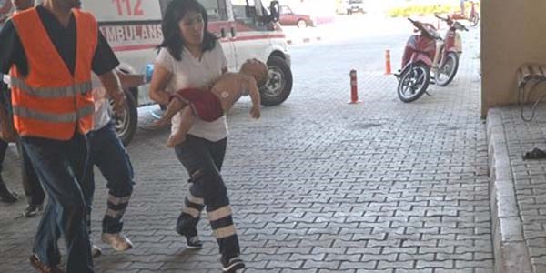 Bir yaşındaki çocuk banyo kovasının içine düştü