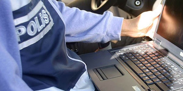 'Data polisi' zanlıyı internetten bulacak