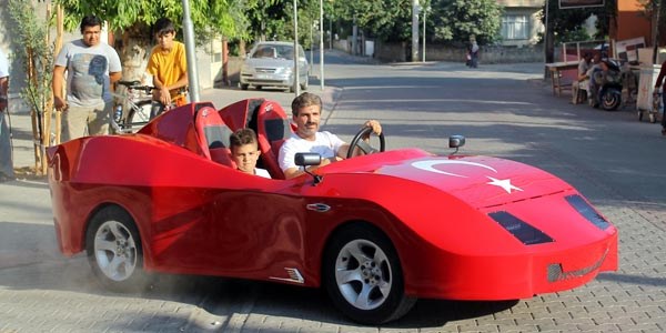 Fabrika işçisi yerli otomobil imal etti