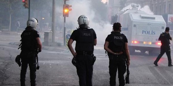 Gezi parası polisi böldü