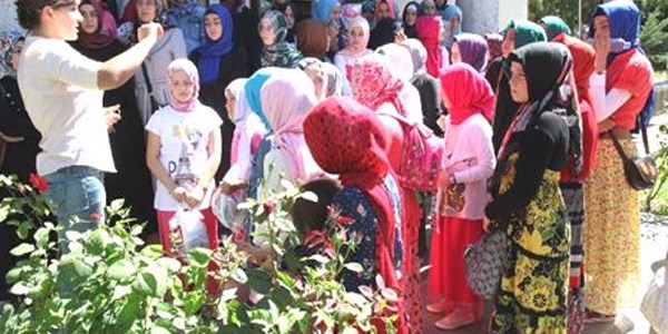 Kız Kur'an Kursu Öğrencilerinden tarihi Odunpazarı Bölgesi'ne gezi