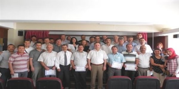 Öğretmenlere 'Teknoloji Tasarım Kursu' belgesi