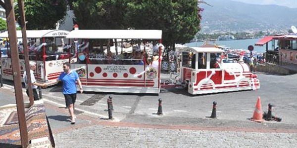 Alanya'da gezi treni polis tarafından trafikten men edildi