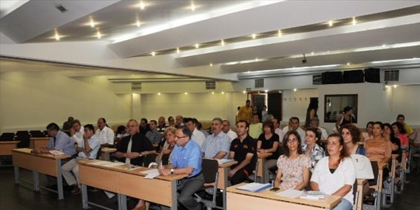 Manisa Belediyesi'nde 'büyükşehir belediyeciliği' semineri