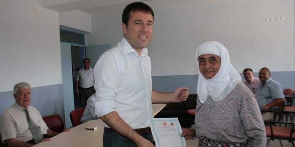 2B tapuları Ortaca'da hak sahiplerine dağıtıldı