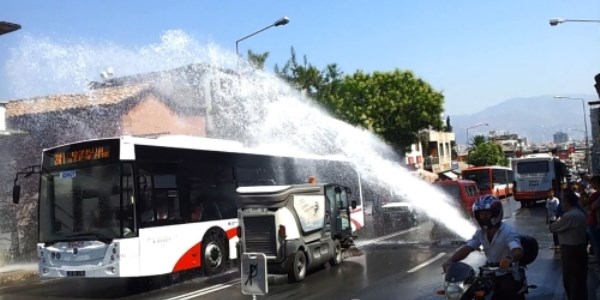 Su borusu patlana oto ykama rnei