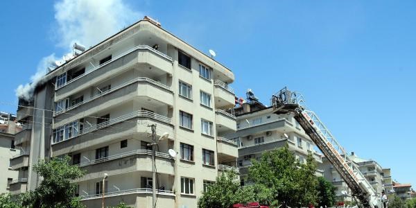 Gaziantep'te evde yangın çıktı, 3 kişi dumandan etkilendi