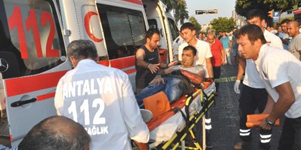 Alanya'da cadde ortasında silahlı dehşet