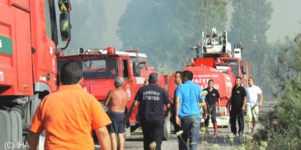 Tatil beldesindeki yangın korkuttu