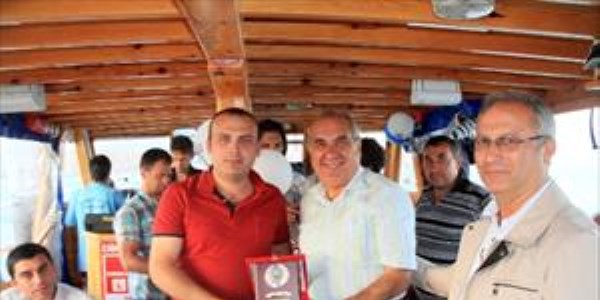 Suşehri'nde tayini çıkan polisler plaketle ödüllendirildi