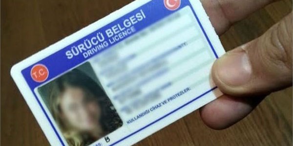 Üç yıllık 'B' sürücü belgesi olmayanlar ağır vasıta kullanamayacak