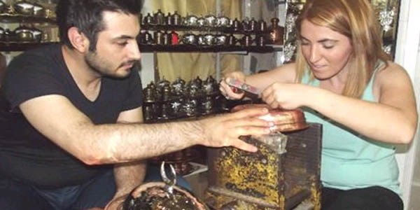 Diyarbakır'da kadın bakır ustaları yetişiyor