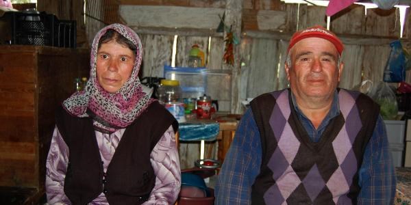 Ev sahibinin 35 altınını 'evde büyü var' diyerek dolandırdılar