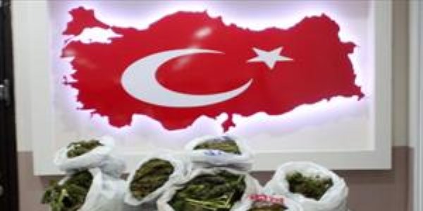 Otomobilde 92 kilo 350 gram esrar ele geçirildi