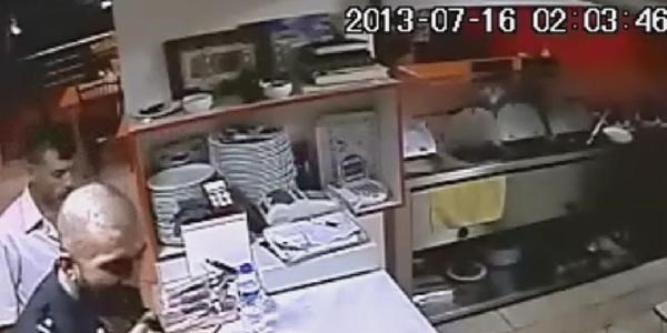 Arkadaşlarını dövüp ölüme terk edip çorba içmeye gitmişler