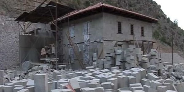 Tarihi cami son anda kurtarıldı
