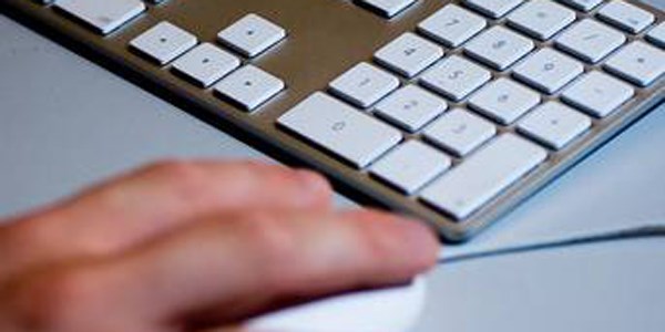 İngiltere, internetteki pornografiye filtre koyacak