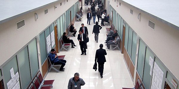 28 Şubat mağdurları mahkemenin yolunu tutuyor