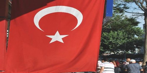 Esnafın bayrak hassasiyeti