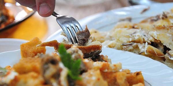 İftarda hızlı yemek reflüye neden olabilir