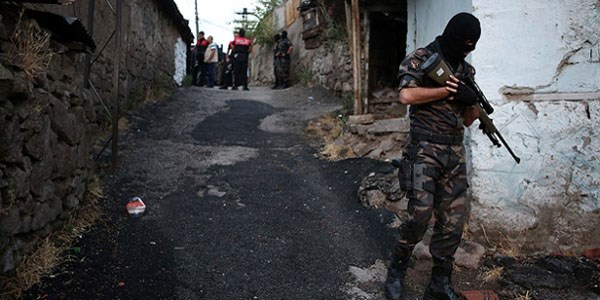 Kars'ta ihaleye fesat operasyonu: 23 gözaltı