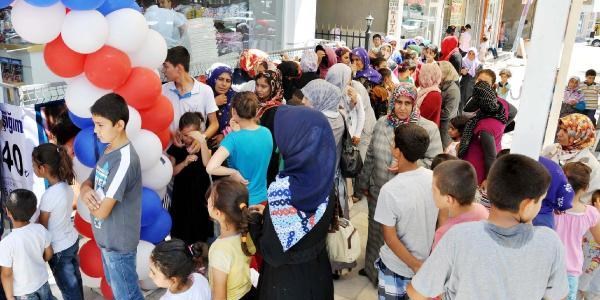 Şanlıurfa'da 15 bin çocuğa bayramlık