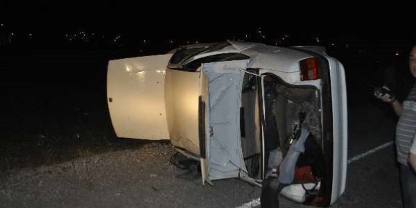 Çanakkale'de otomobil devrildi: 2 ölü, 4 yaralı
