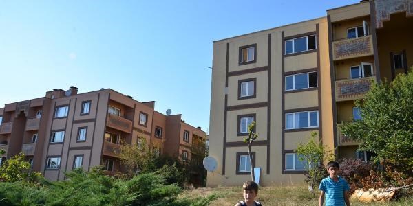 İzmit'teki Irak Arızlı konutları, Kredi Yurtlar Kurumu'na devredildi