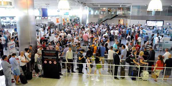 Atatürk Havalimanı'nda sistemler çöktü