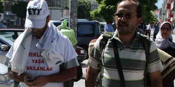 Emeklilikte yaşa takılan iki vatandaştan Ünkara'ya yürüyüş