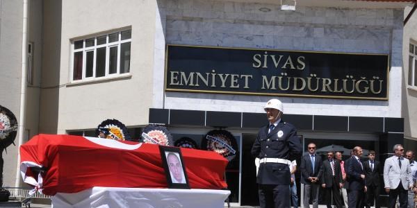 Kanserden yaşamını yitiren polis memuru toprağa verildi