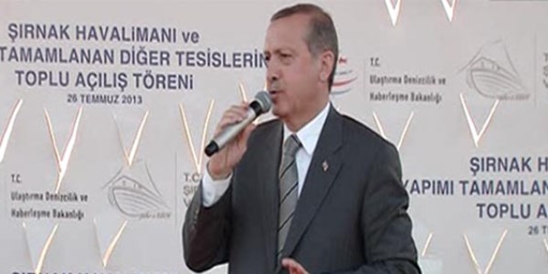 Erdoan, erafettin Eli Havaliman'nn alnda konutu